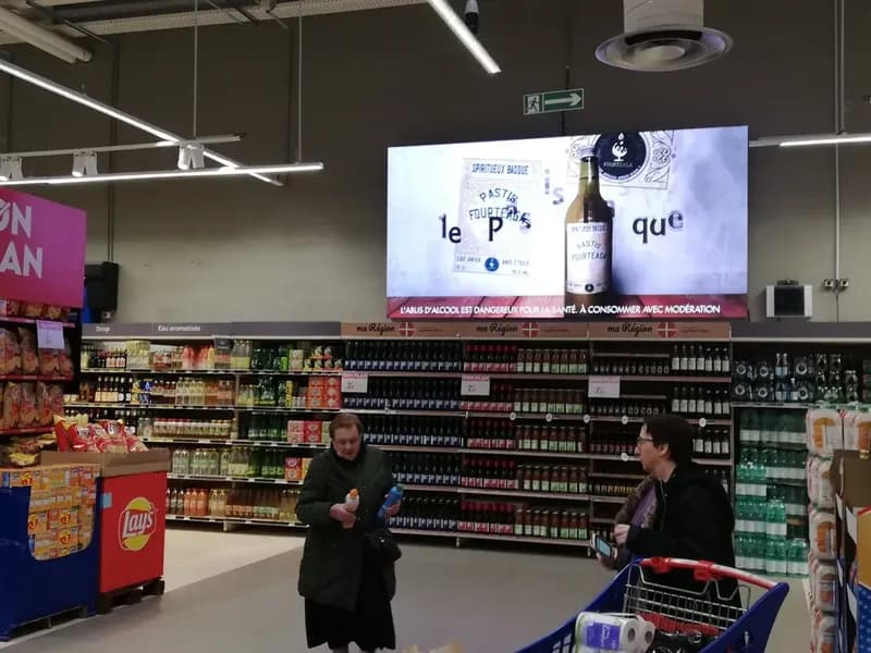 Écran LED intérieur au Carrefour BAB2