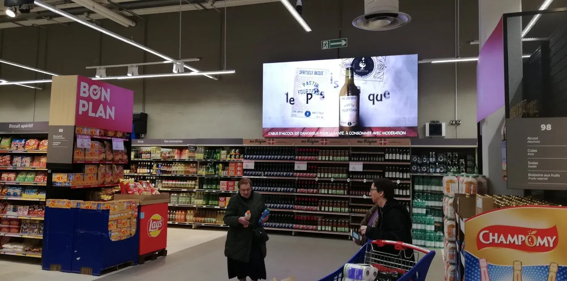 Écran LED intérieur au Carrefour BAB2